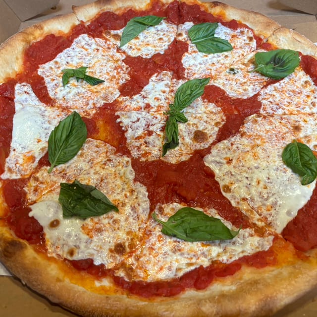 Margherita Pizza.